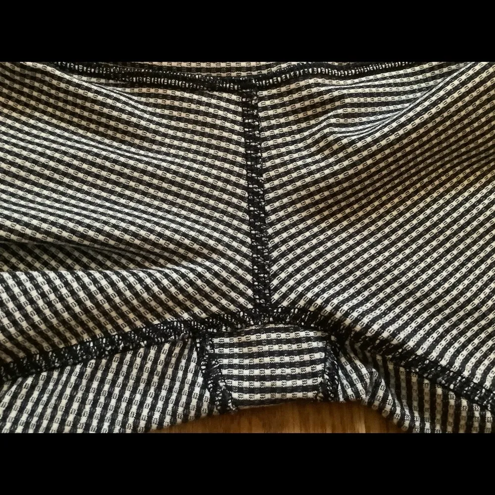 Lululemon wunder under crop tight gingham print sz 4 yoga gym running leggings - Image 8