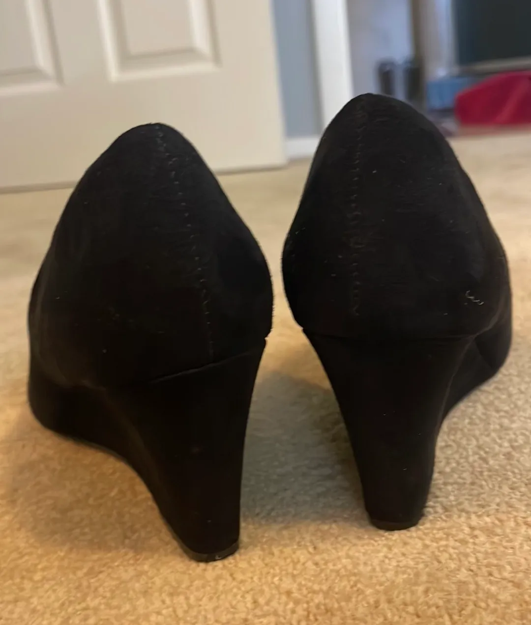 McKenzie Black Wedge Heels Size 10 - Image 3