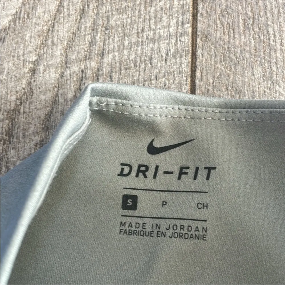 Nike Yoga Dri-Fit Size Small Grey 7/8 Training High-Rise Leggings. - Image 5