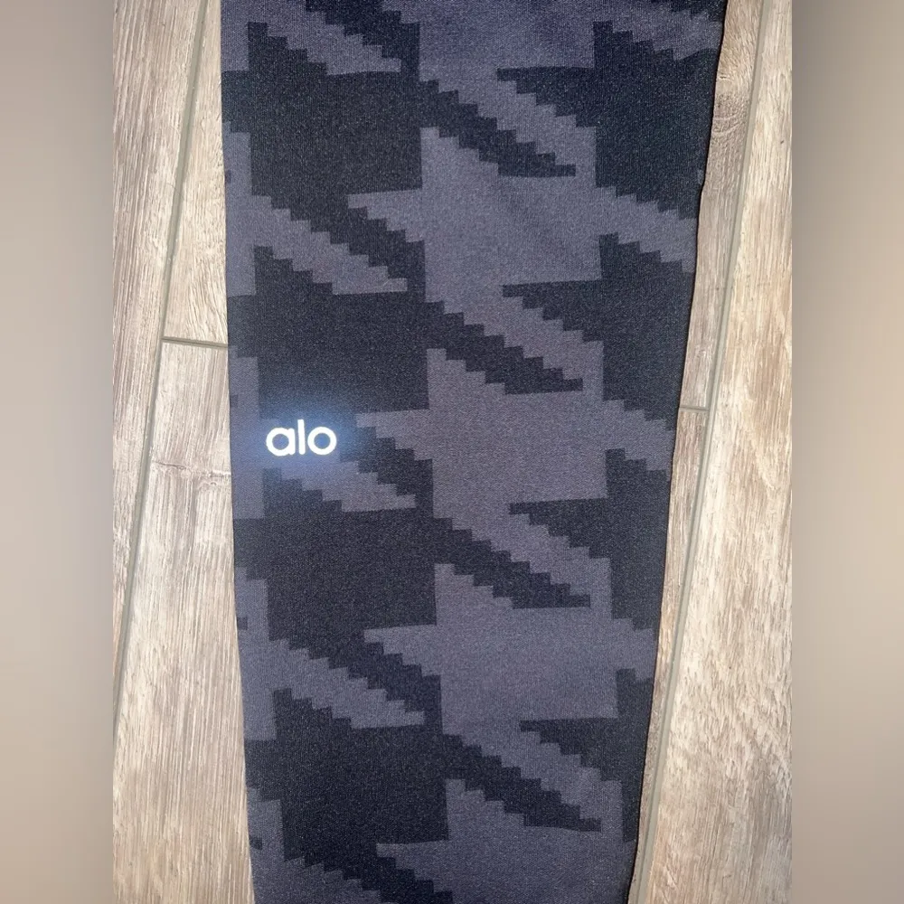 High-Waisted Legging - Image 2