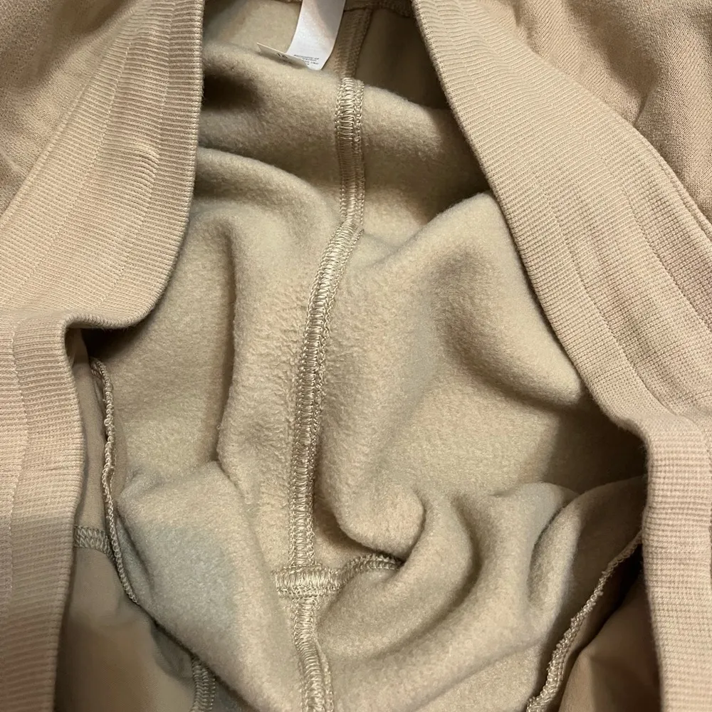 lululemon athletica Scuba High-Rise Jogger Fleece 28” Trench -Size 16 - Image 8