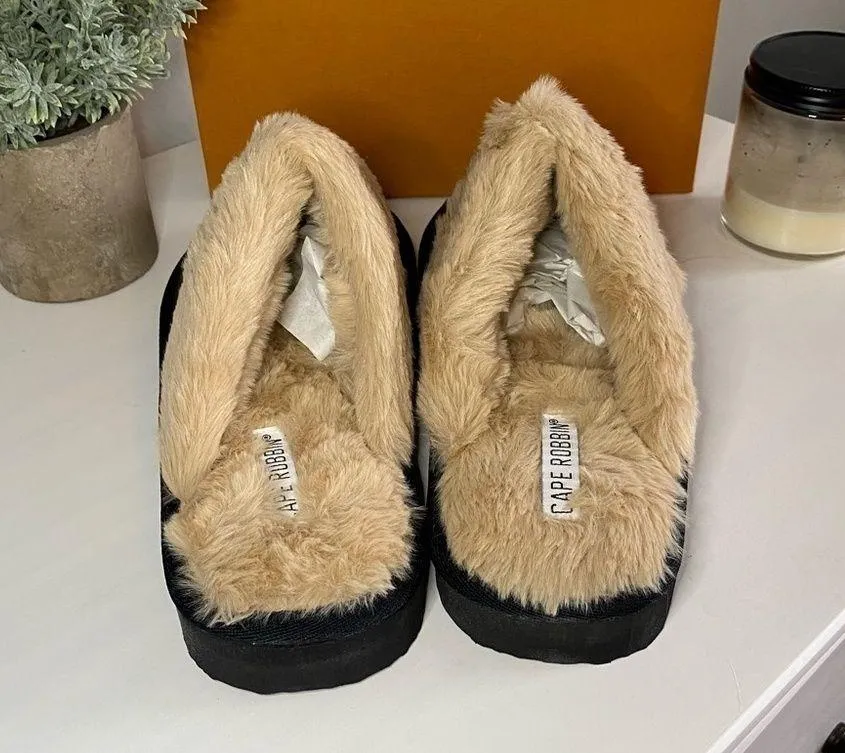 FOREVER 21 Faux Suede Plush Insole Slippers - Image 8