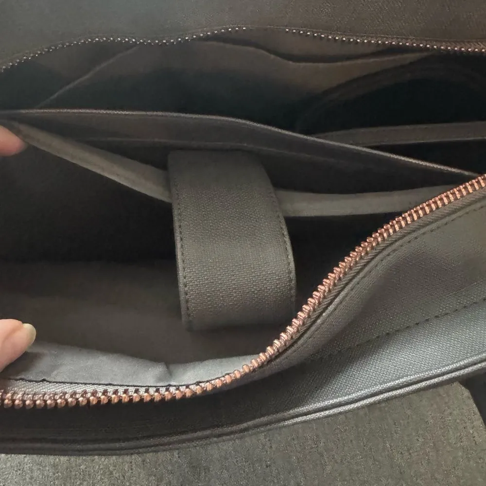 Dagne Dover Gray  Legend Tote - Image 6