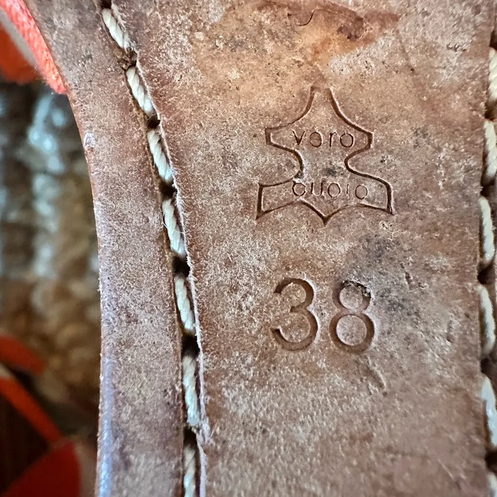 Alice + Olivia Orange and White Y2K polka Dot wedges size 38 - Image 9