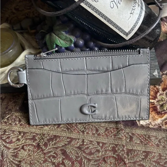 Authentic COACH 1941 croc embossed leather zip top card holder with key hook - Image 2