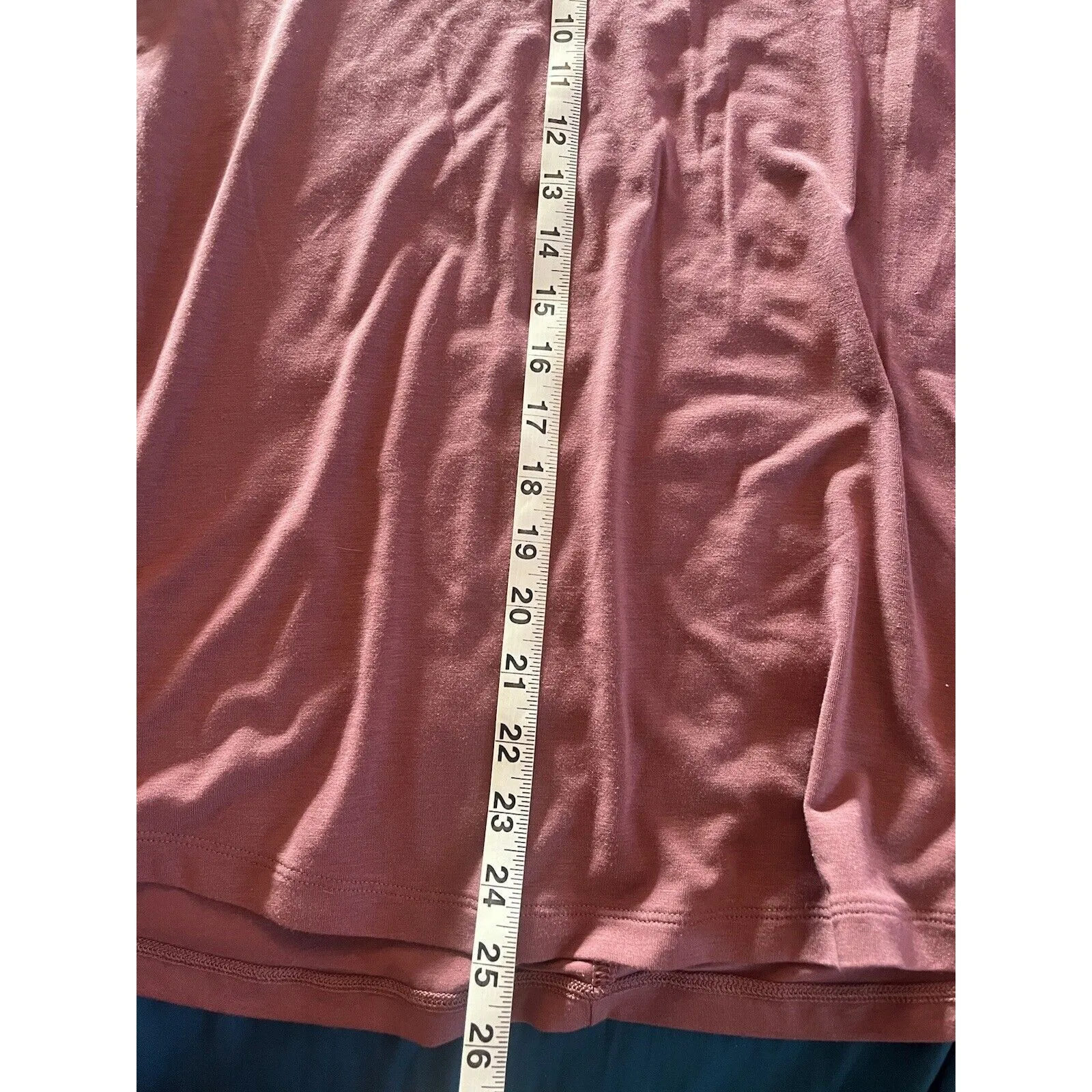 Womens Athleta workout top Size Small Rusty Pink Purple Color EUC - Image 4