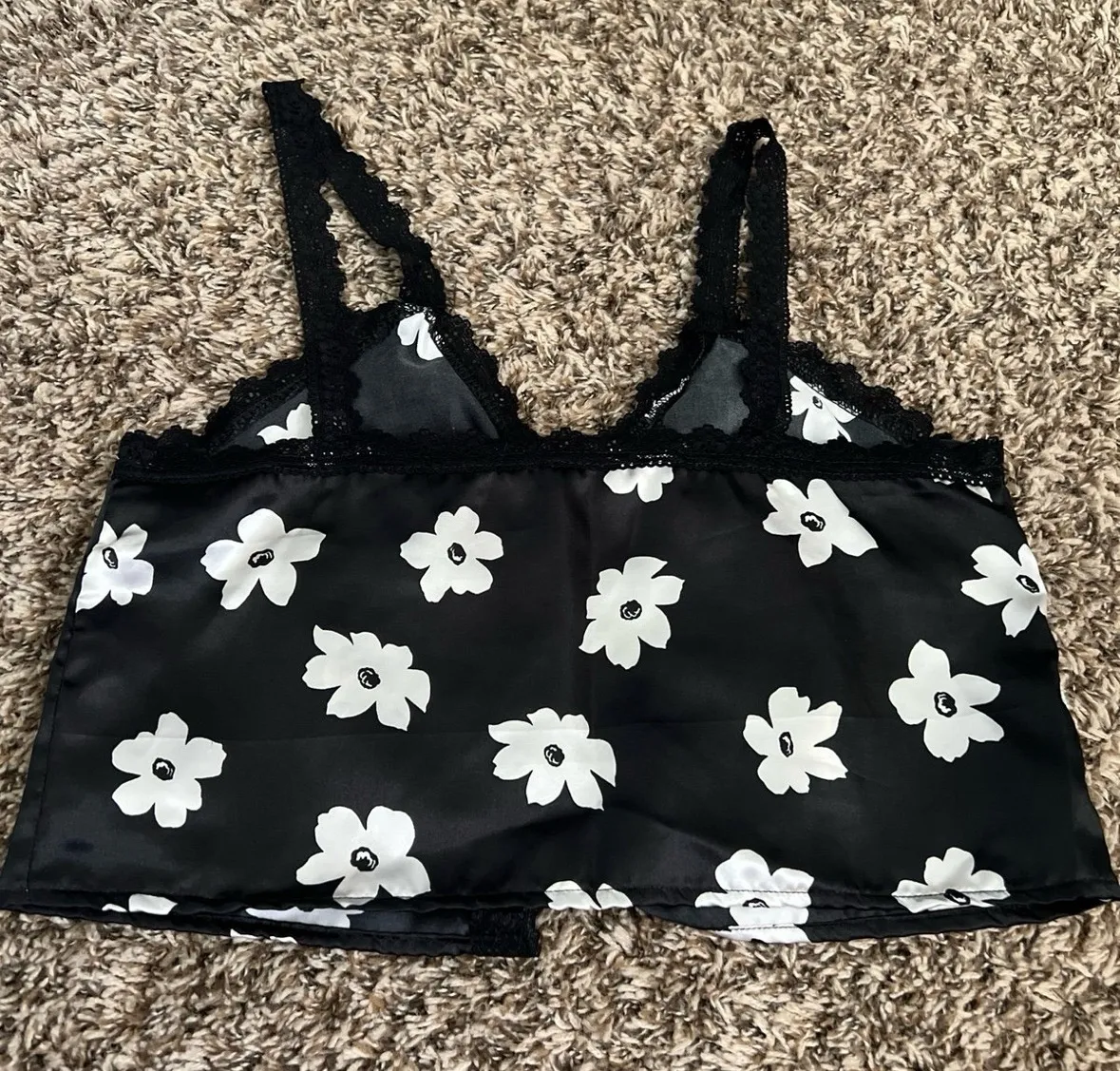Black & White Floral Print Crop Top - Image 9