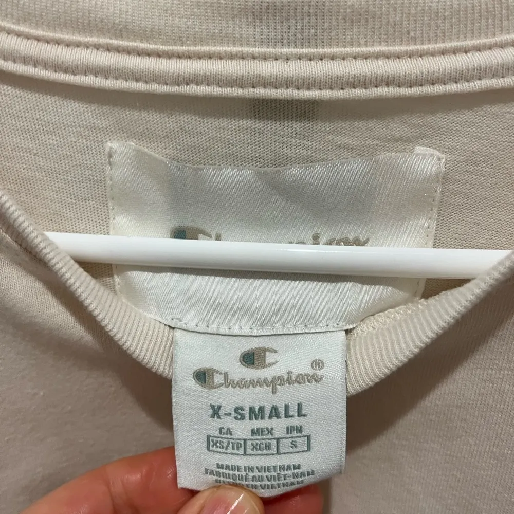 Champion  White Graphic T-Shirt size XS - Image 4