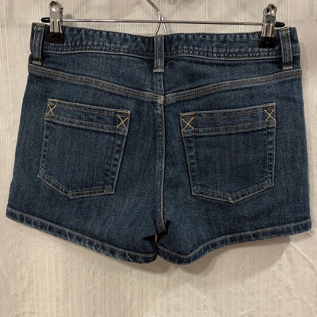 Old Navy Low Rise Jean Shorts - Image 3