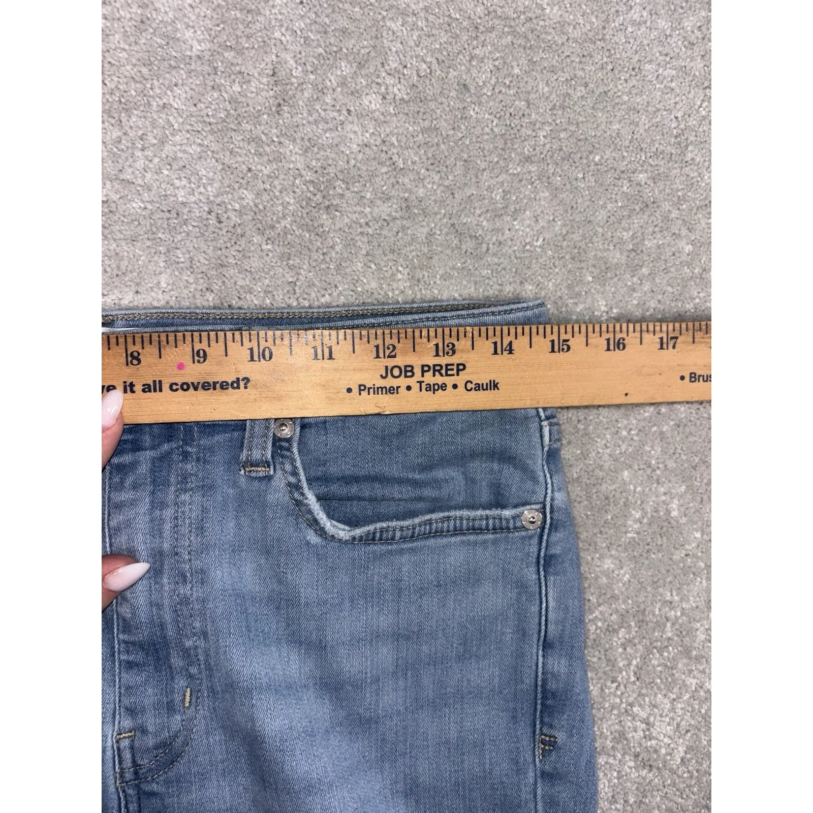 frame le crop mini boot 28 integrity wash Cropped Bootcut Jeans - Image 7