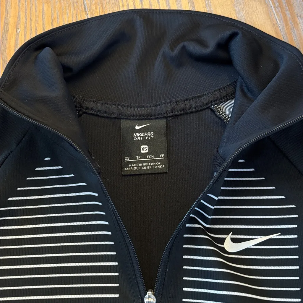 Nike  Athleisure/Workout Set - Image 10