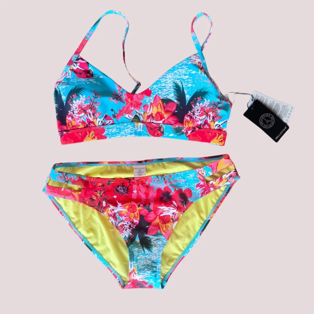 NWT RELLECIGA Floral Bikini Set - Red and Blue - Small - Image 5