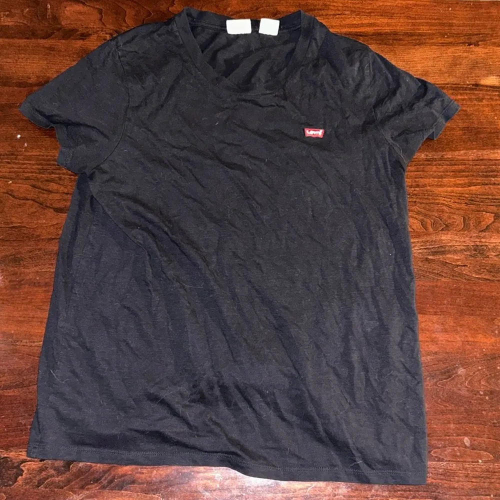 Levi's Women's Perfect Crewneck Tee Cotton Black Shirt - Image 2