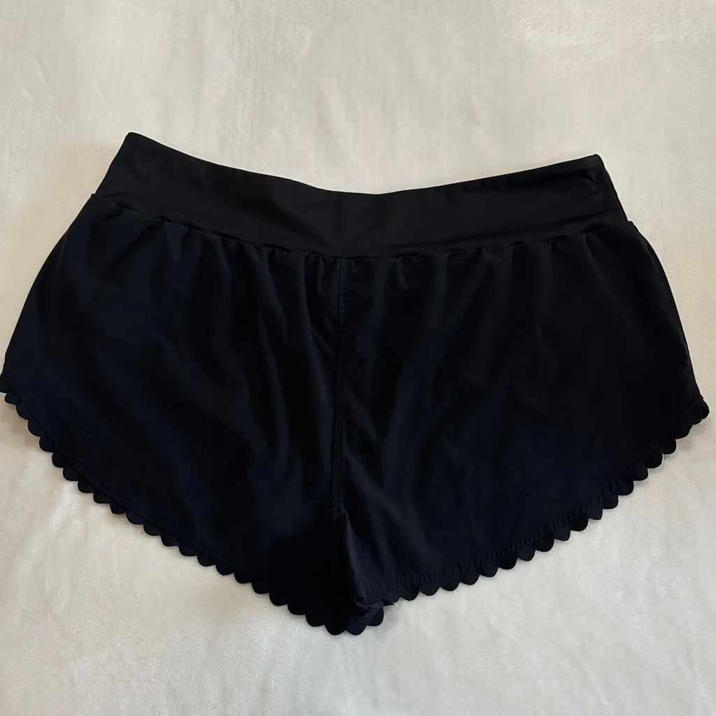 JoyLab Black Scalloped Athletic Shorts - Image 2