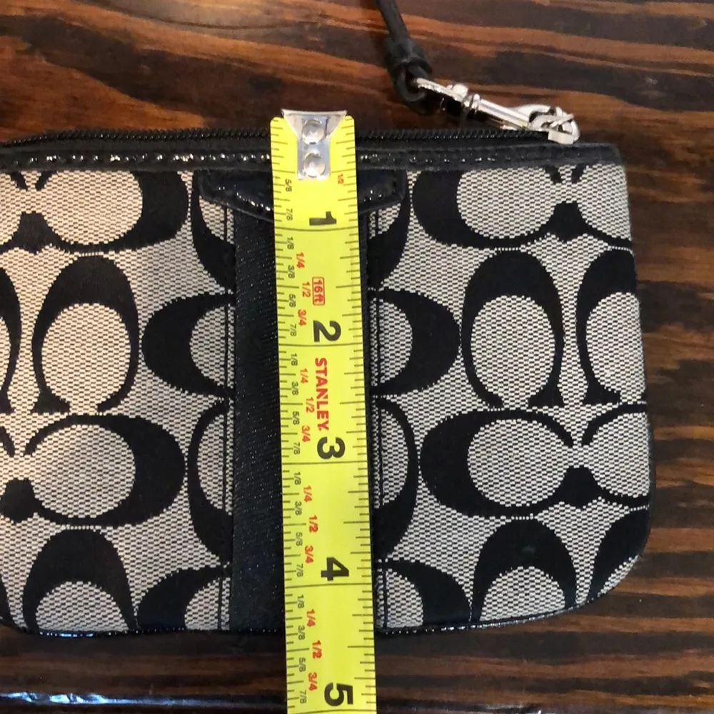 COACH Black Patent Leather Grey Canvas Jacquard Signature C Wristlet - Image 8