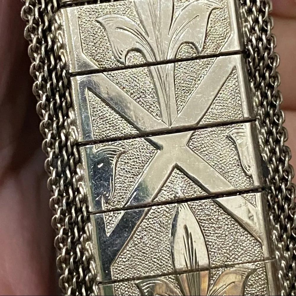 Vintage Unsigned Fleur de Lis Etched Silver Tone Mesh Bracelet - Image 11