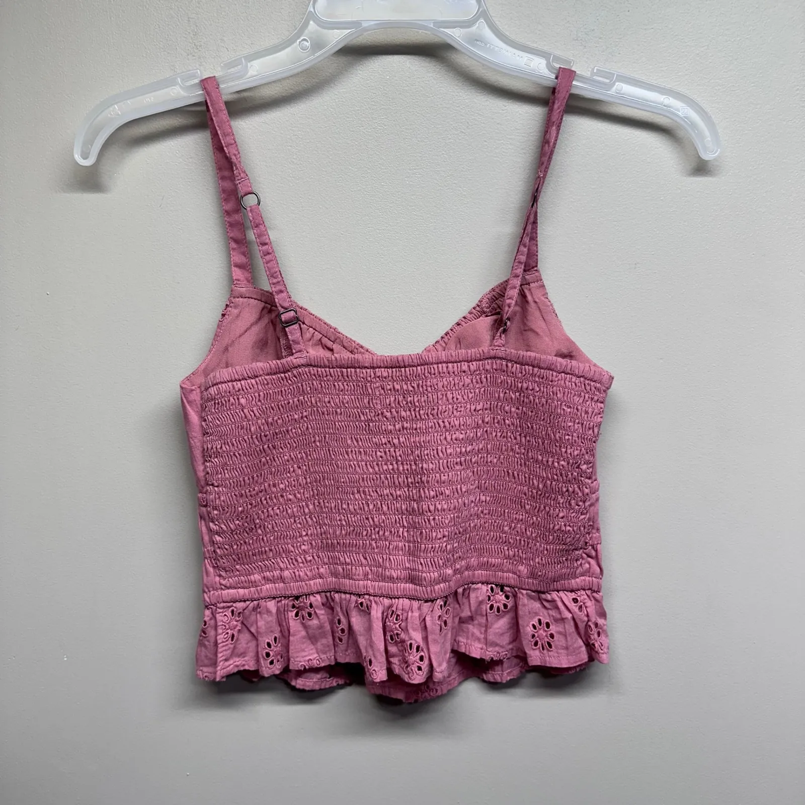 Hollister Pink Floral Eyelet Smocked Crop Tank Top Women's XS - Image 2