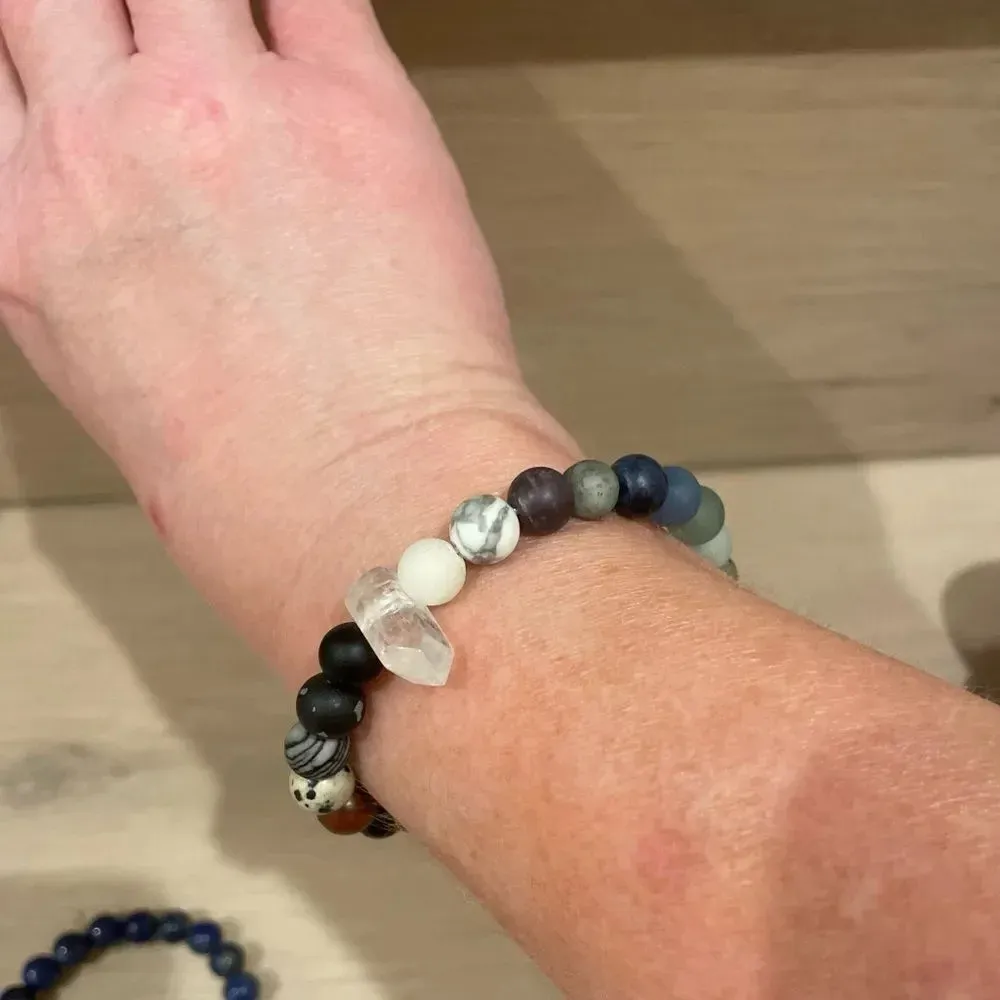 CRYSTALINE HEALING CHAKRA MULTI STONE BEADED BRACELET WITH CLEAR QUARTZ CRYSTAL Green - Image 5