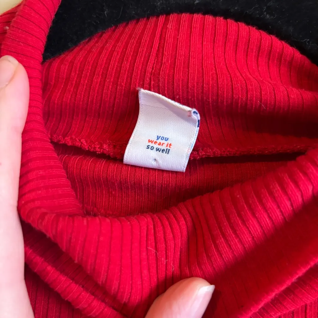 Red turtleneck - Image 3