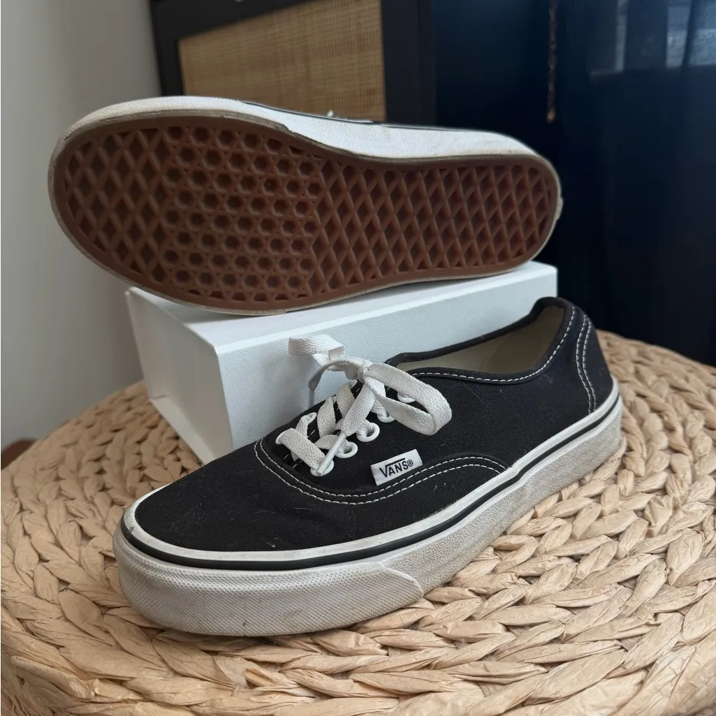 Vans Black and White Canvas Shoes - Image 2