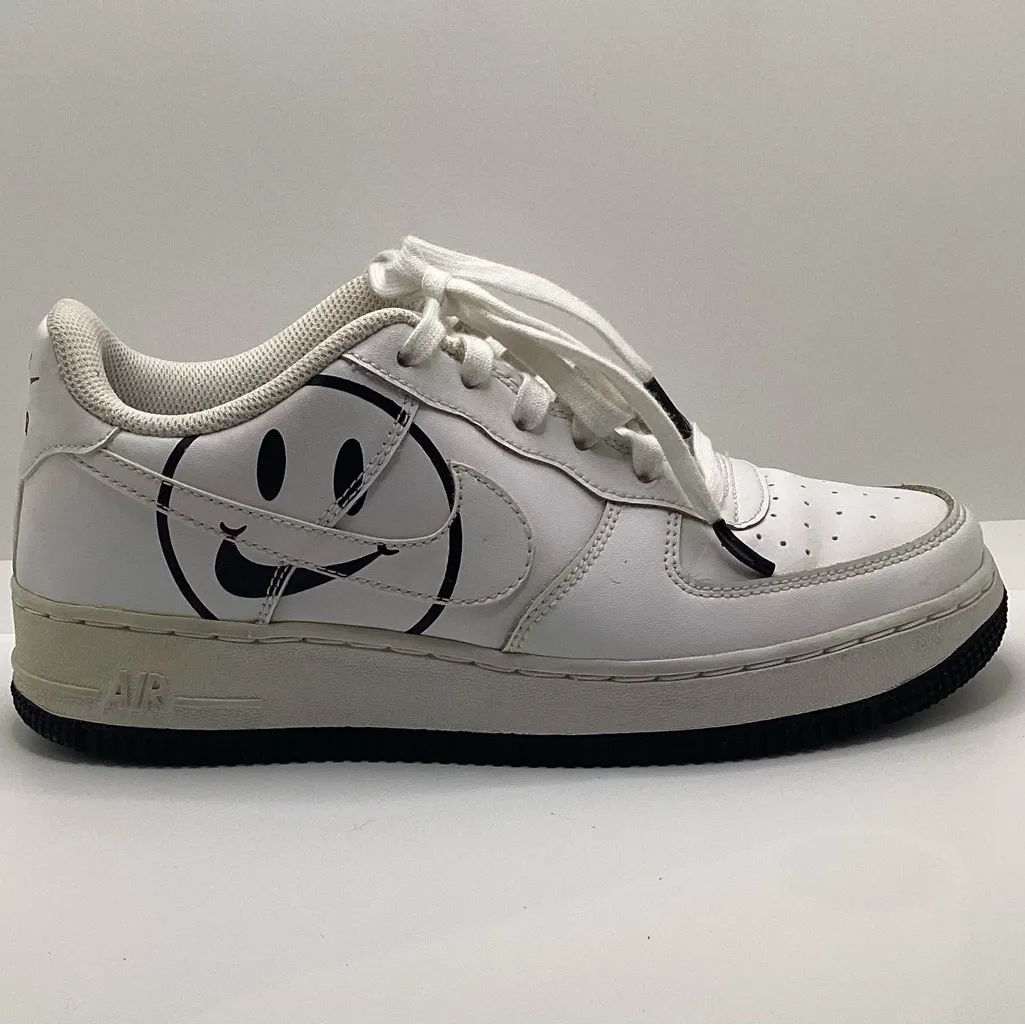 Nike Air Force 1 lows. Have a Nike Day. - Image 11