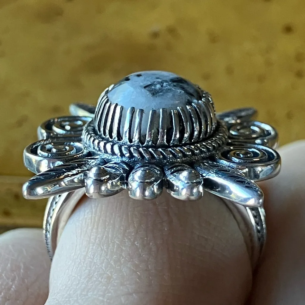 White Buffalo Sterling Silver Feather Ring Size 6 Black - Image 2