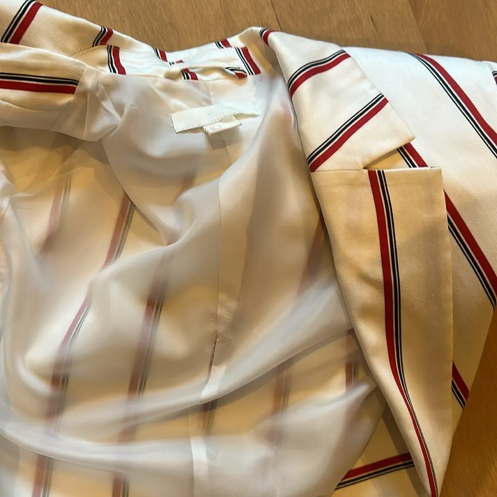 H & M women's striped  Blazer - Image 9