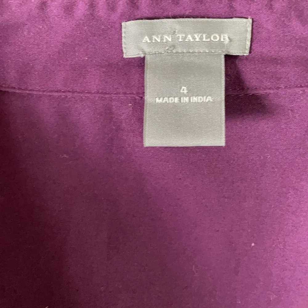 ANN TAYLOR Purple Button Down Shirt Size 4 - Image 6