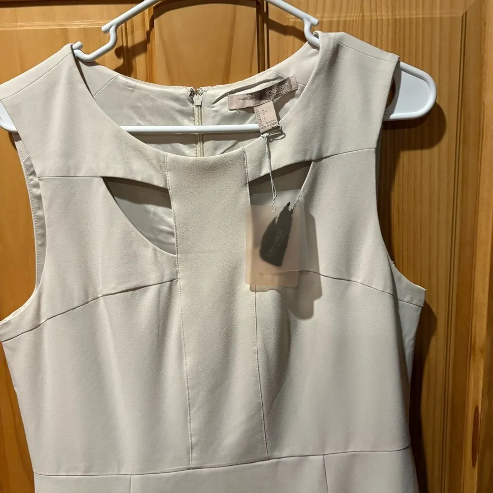 Forever 21 Women's Sleeveless Dress off white Sz L open detail front color - Image 3