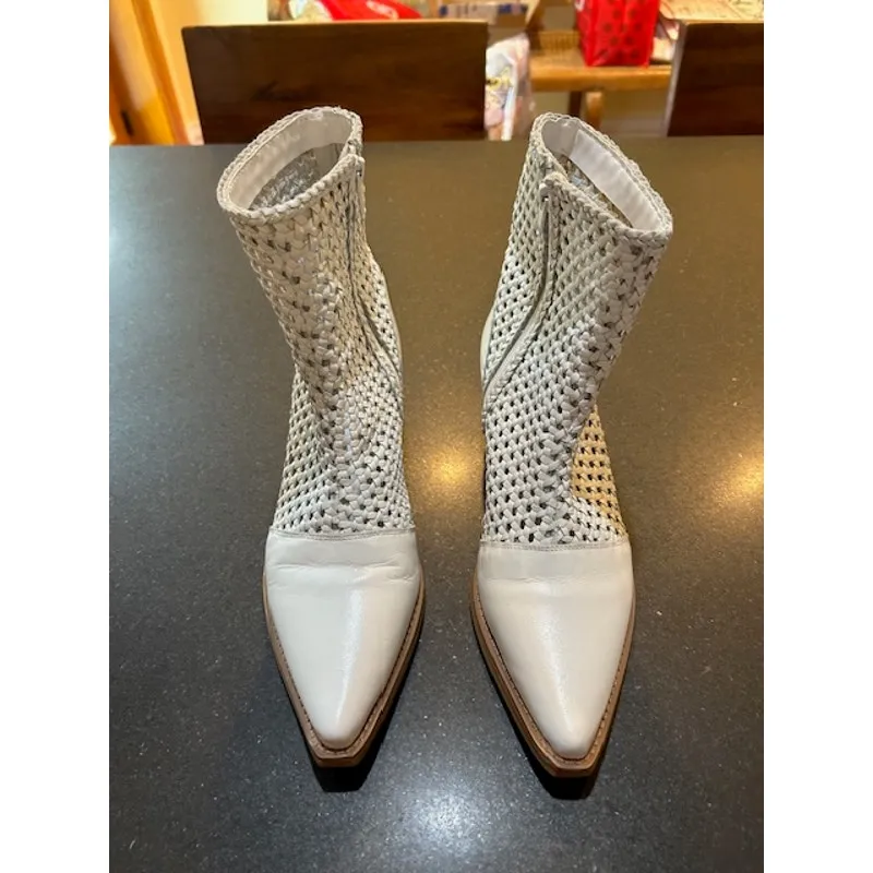 COCONUTS By MATISSE Women's Western Booties Size 9.5 Cowboy Golden Hour White - Image 5