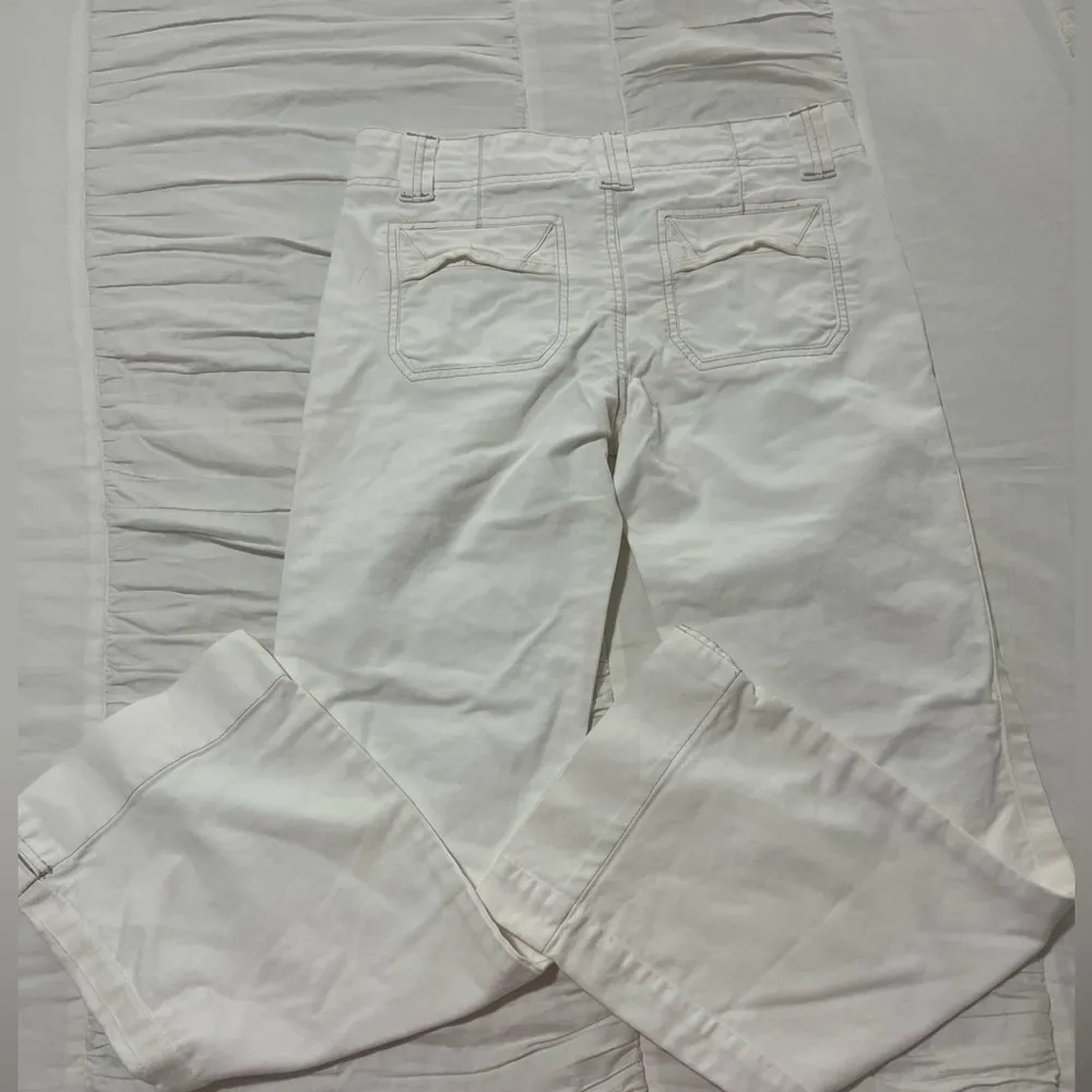 Old Navy White Pants. Size 4. - Image 3