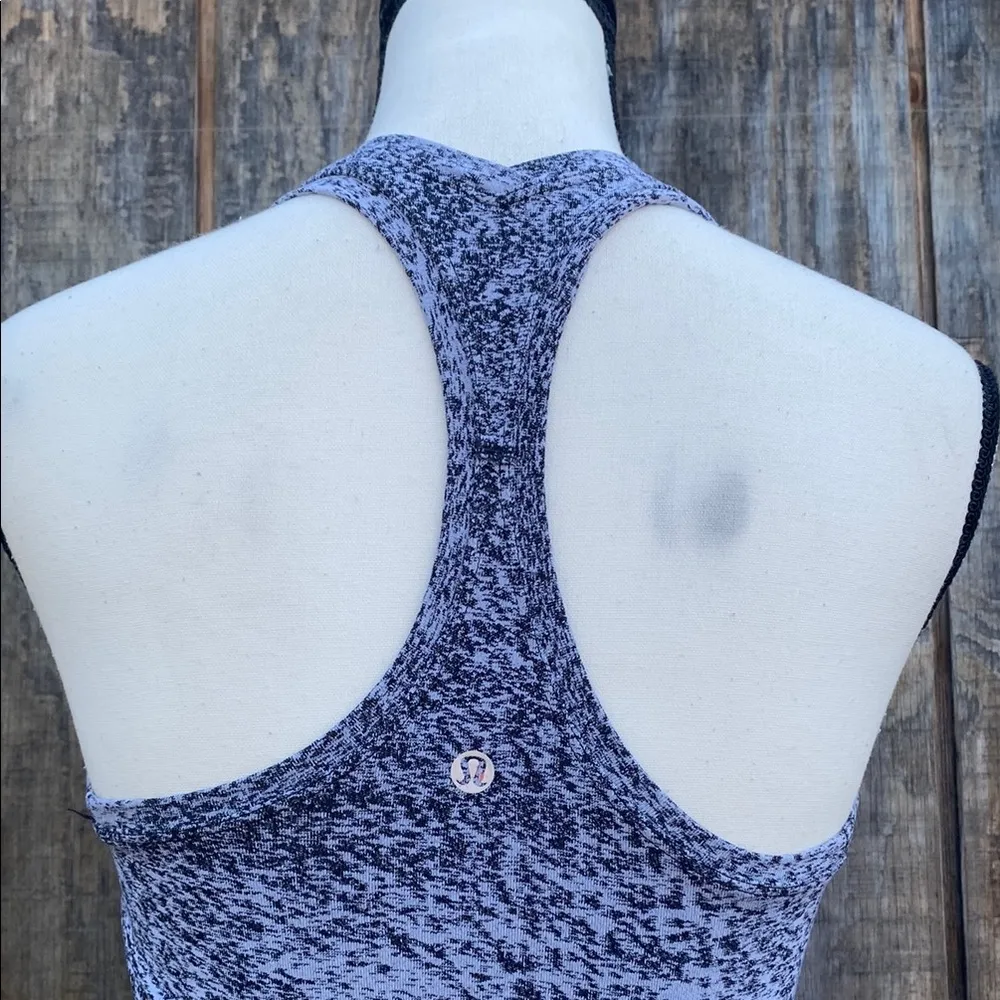 EUC Woman’s Lululemon Jacquard Gray/Black Fitted Sleeveless Racerback Tank Top - Image 6