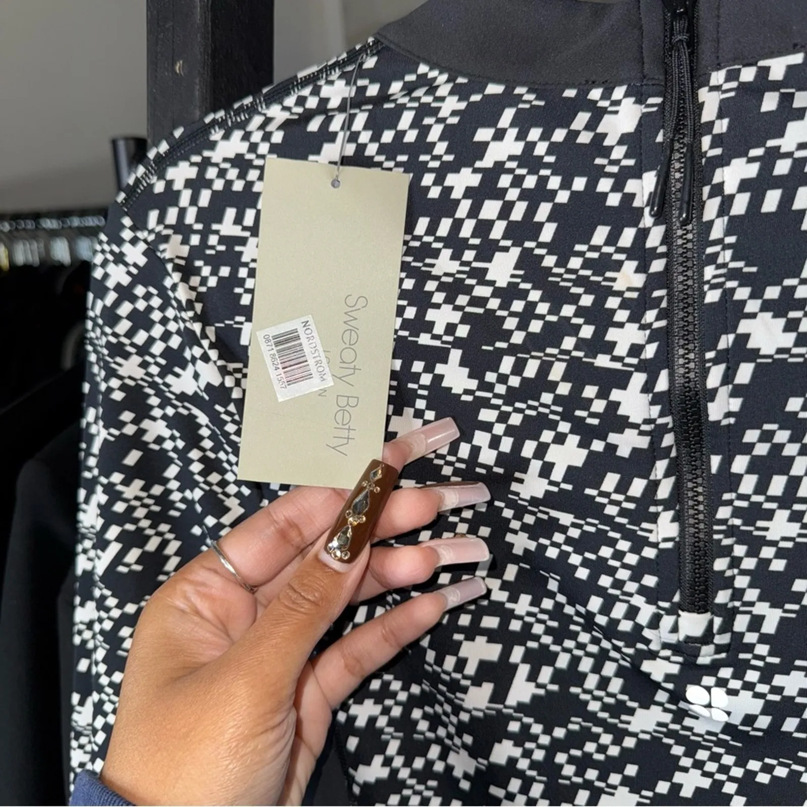 Sweaty Betty Power Zip Back Long Sleeve Crop Top Black Mini Geo Build Print - Image 9