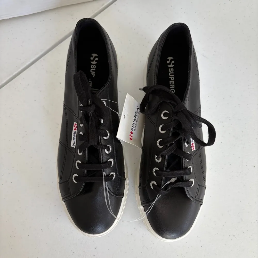 NWT  2790 Nappa Platform Sneakers, Black, Size 9 women - Image 2