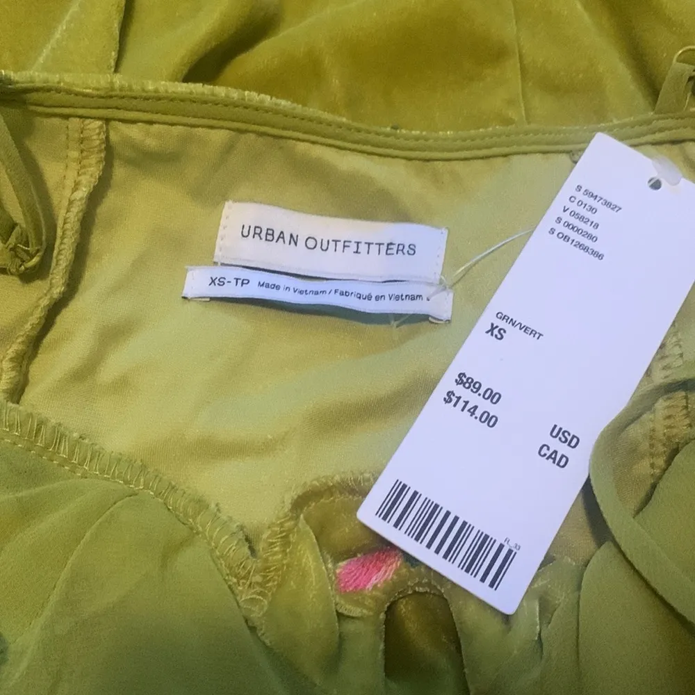 Urban Outfitters Green Floral Embroidered Velvet Mini Slip Dress NWT Size XS - Image 8