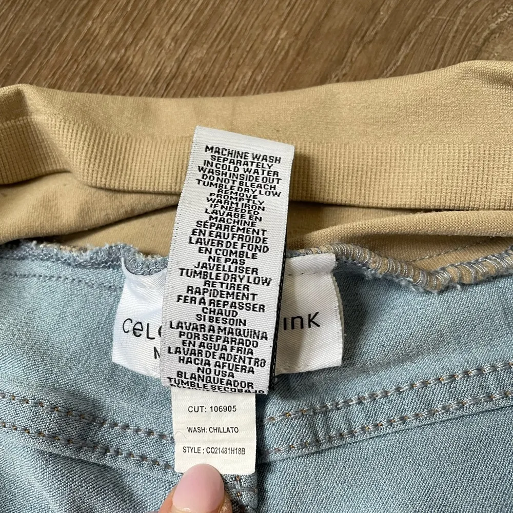 Celebrity Pink Maternity light wash skinny jeans comfort stretch women’s size L - Image 8