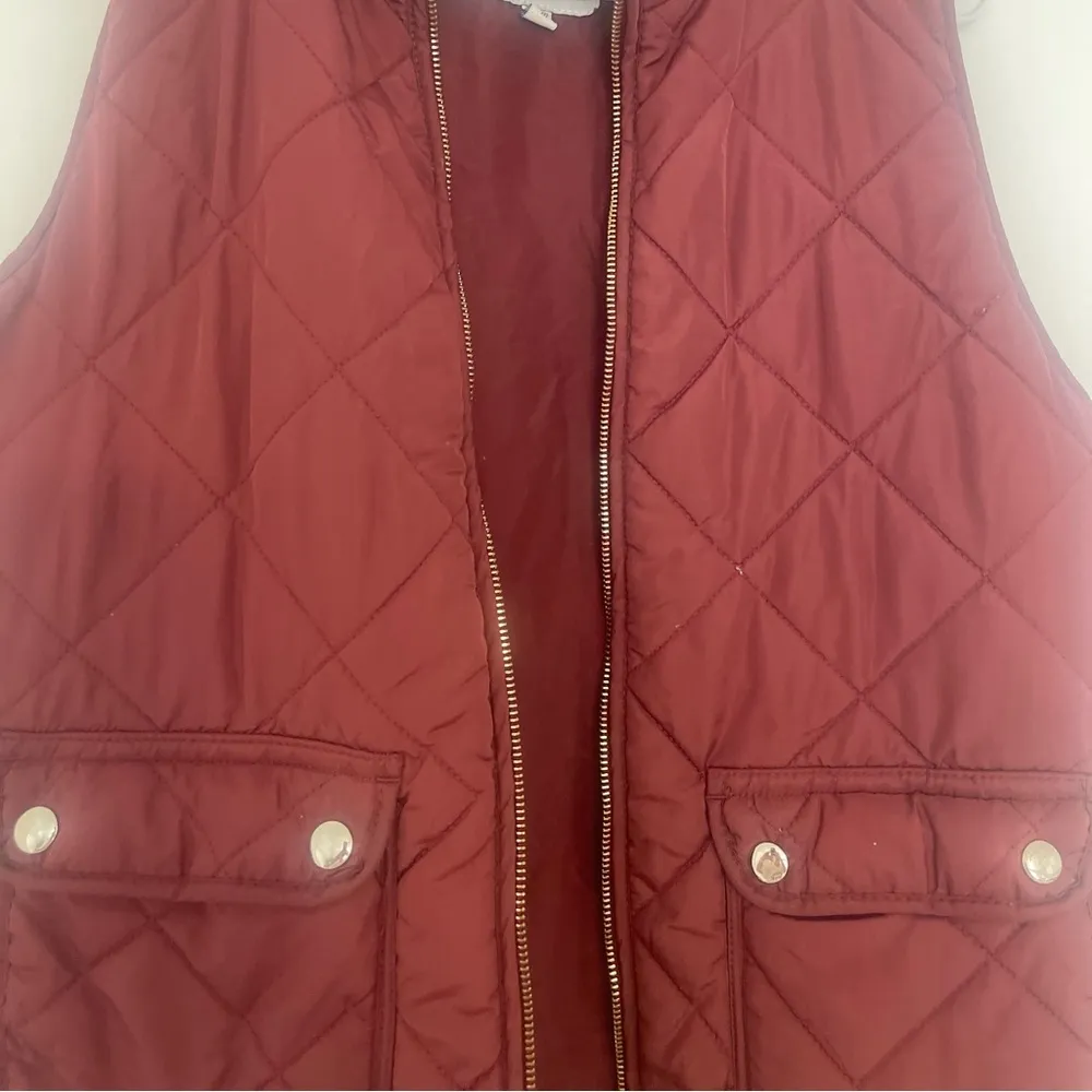 | Maroon puffer vest - Image 3