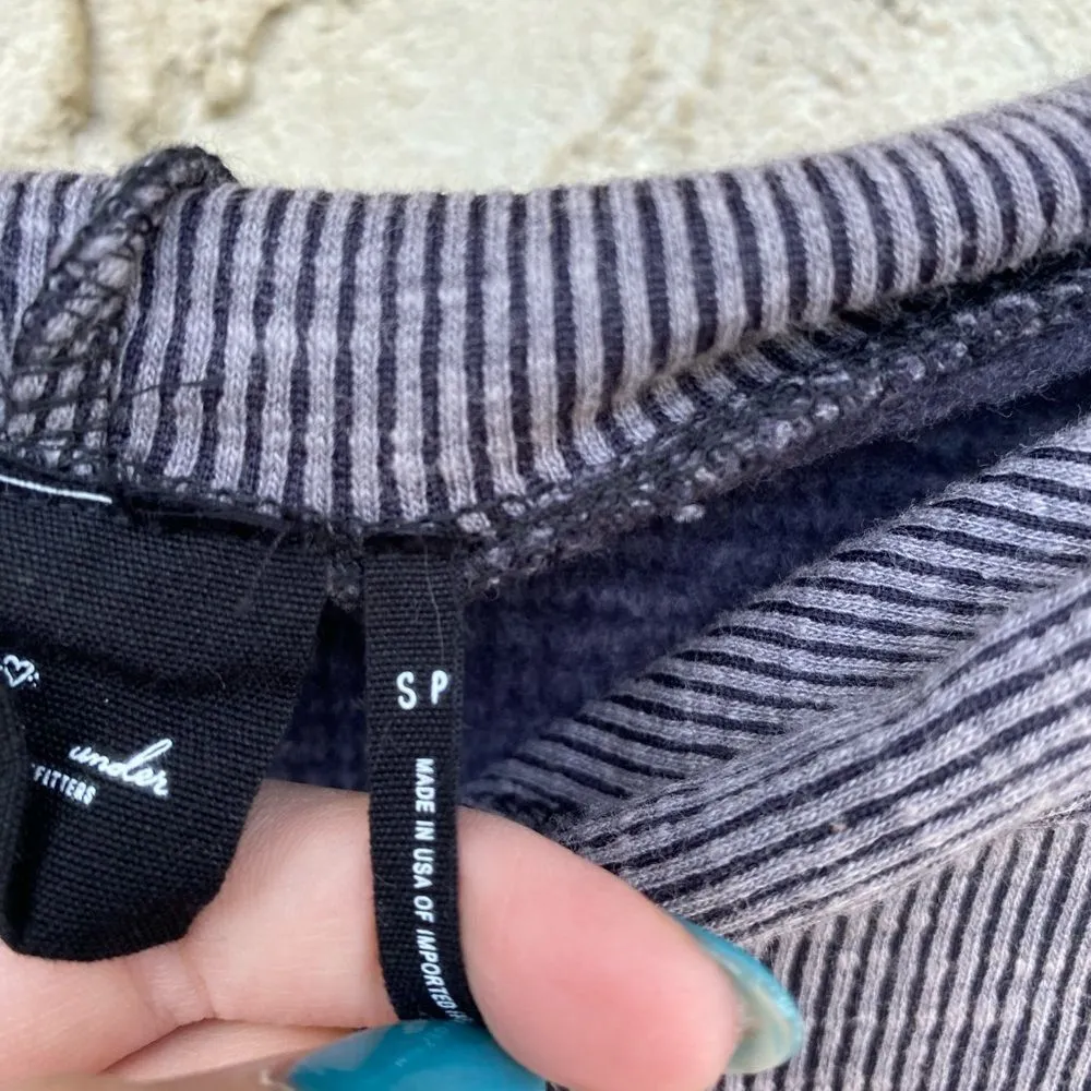 Out from under urban outfitters size small grey blue raglan hoodie - Image 8