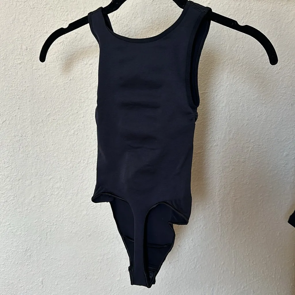 Skims Seamless Sculpt Scoop Neck Thong Bodysuit In Onyx NWOT Thick strap Size XS - Image 8