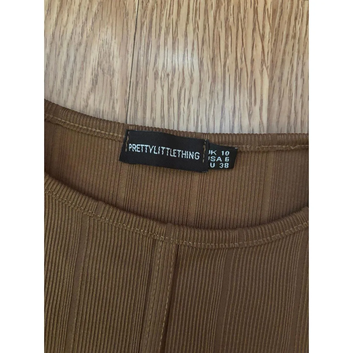 Pretty Little Thing Crop Top Size 6 - Image 2