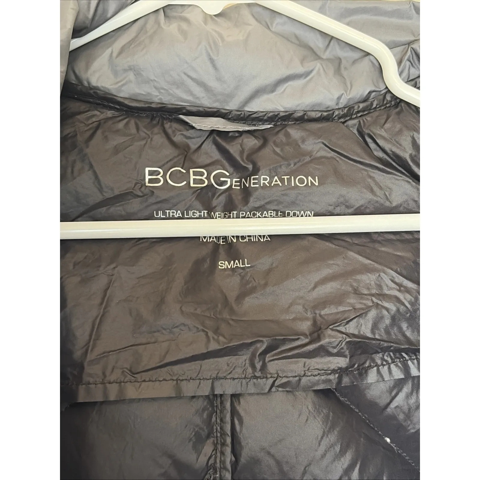 BCBGeneration Gray Grey Ultra Lightweight Packable Down Hooded Coat Jacket Small - Image 3
