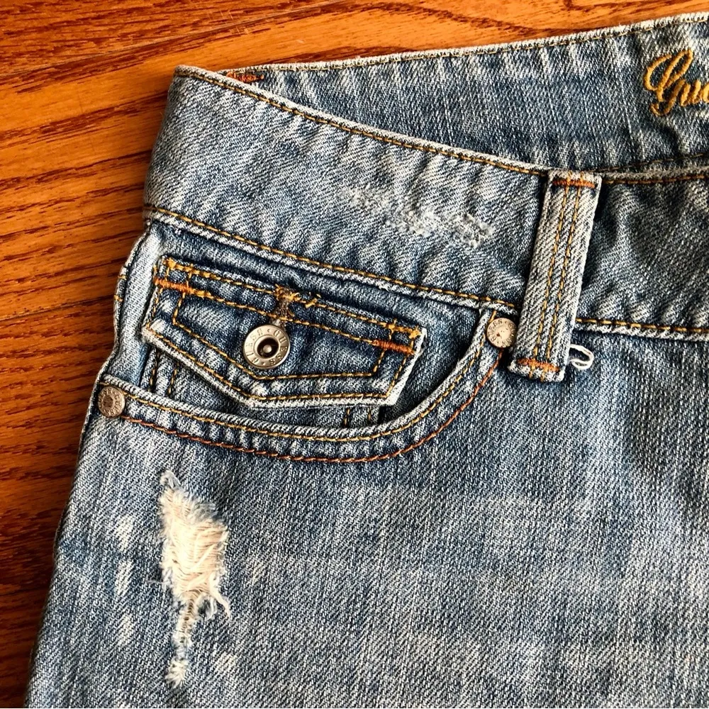 Jeans Distressed Cuff Low Rise Light Blue Denim Shorts Women’s Size 24 - Image 3