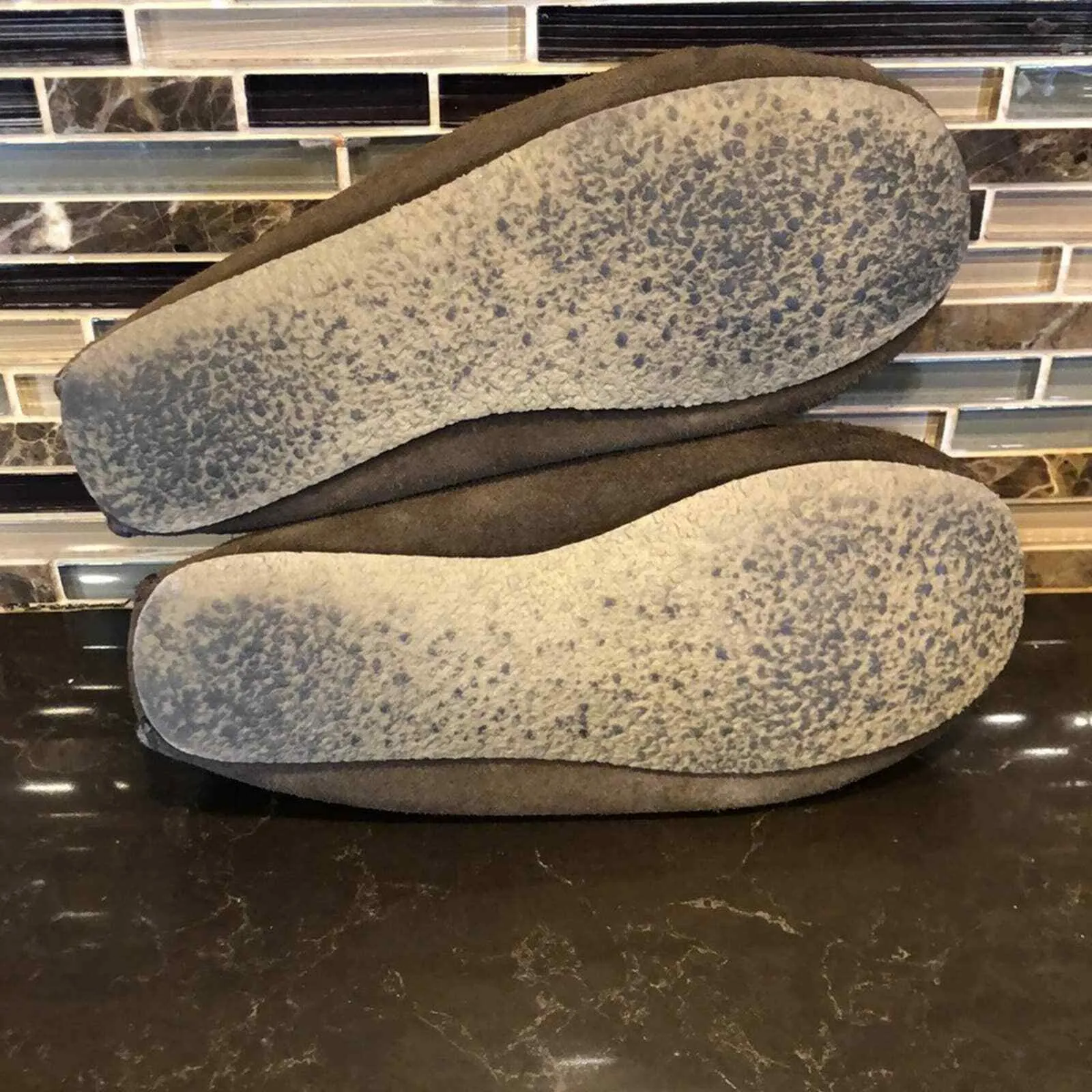 Minnetonka suede leather faux fur Lined Moccasin slippers Women's Size 6 - Image 5