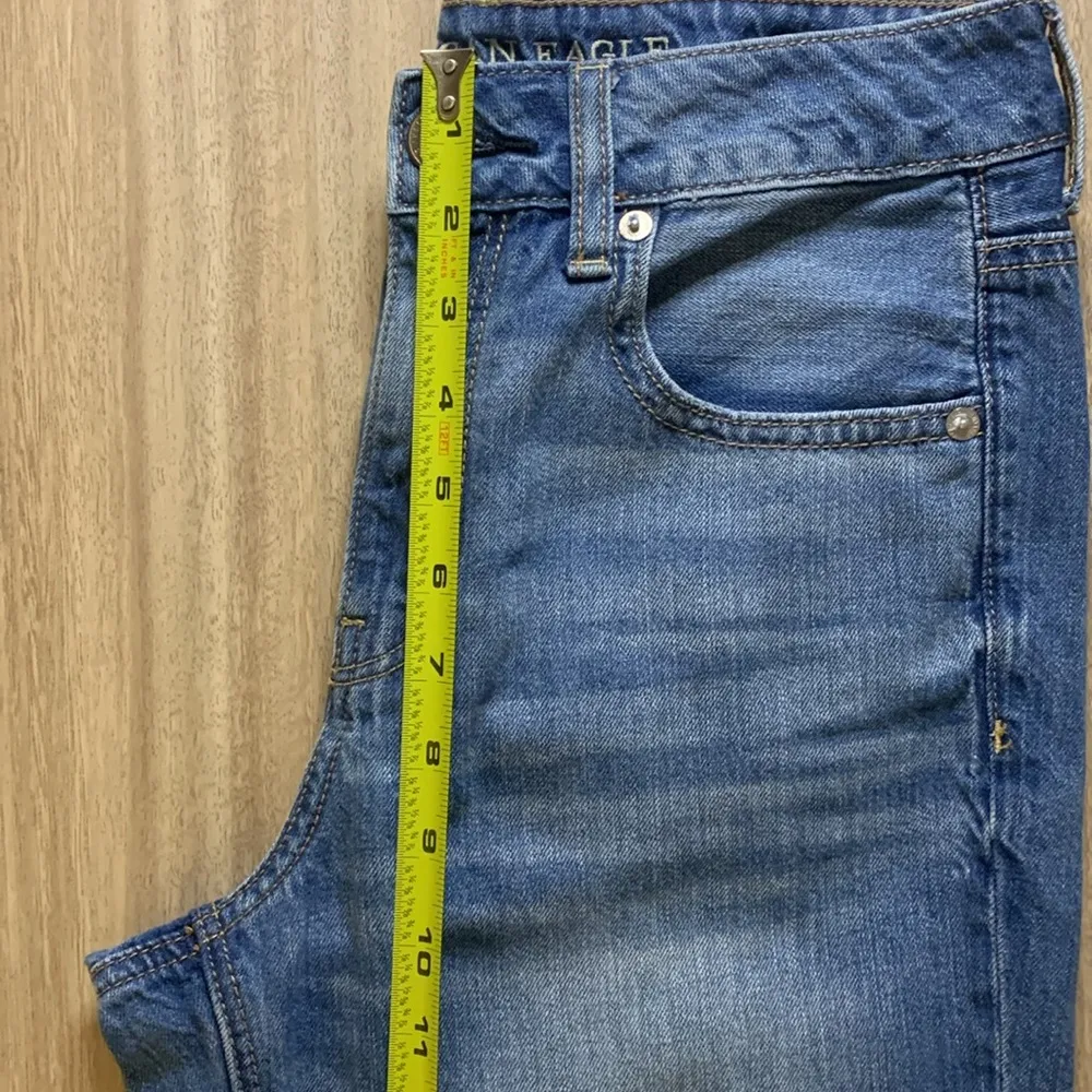 American Eagle High Rise Tomgirl Distressed Jeans! Size 4LONG - Image 11