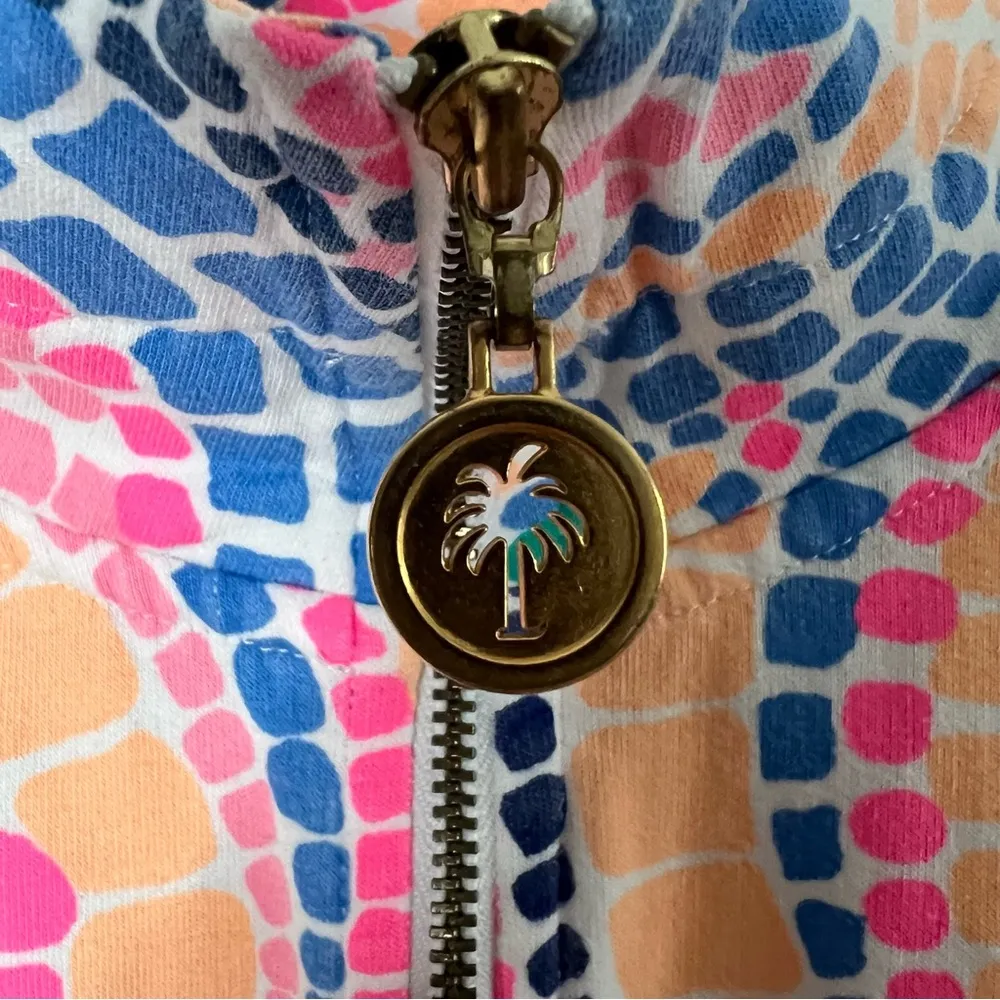 Lilly Pulitzer UPF 50+ Skipper Popover Multi Tile Wave Women’s Small EUC 20600. - Image 5