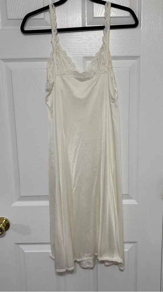 Vintage White Slip Dress Lace Detail Size Small/ Medium - Image 6