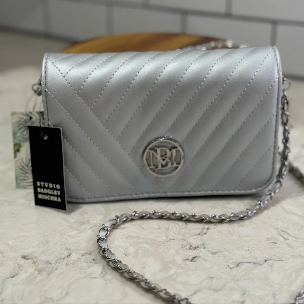 Badgley Mischka Silver Crossbody Bag with Round Plate - Image 2