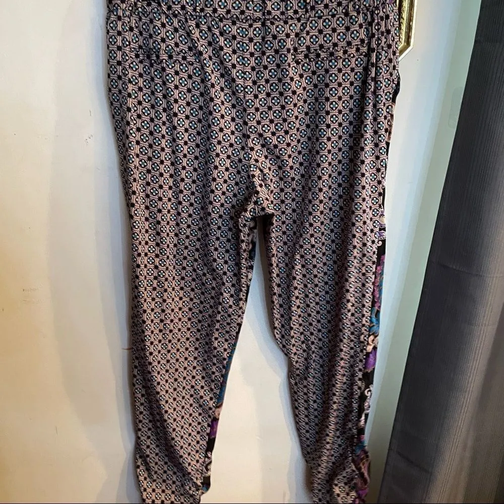 Beware Printed Palazzo Pants Red Size L - Image 3