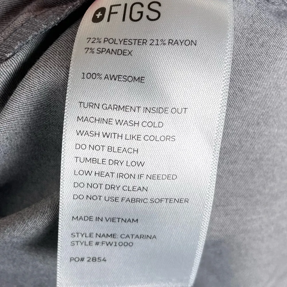 FIGS Women's Catarina One Pocket V-neck Scrub Top Graphite Grey Size XL Nursing - Image 7