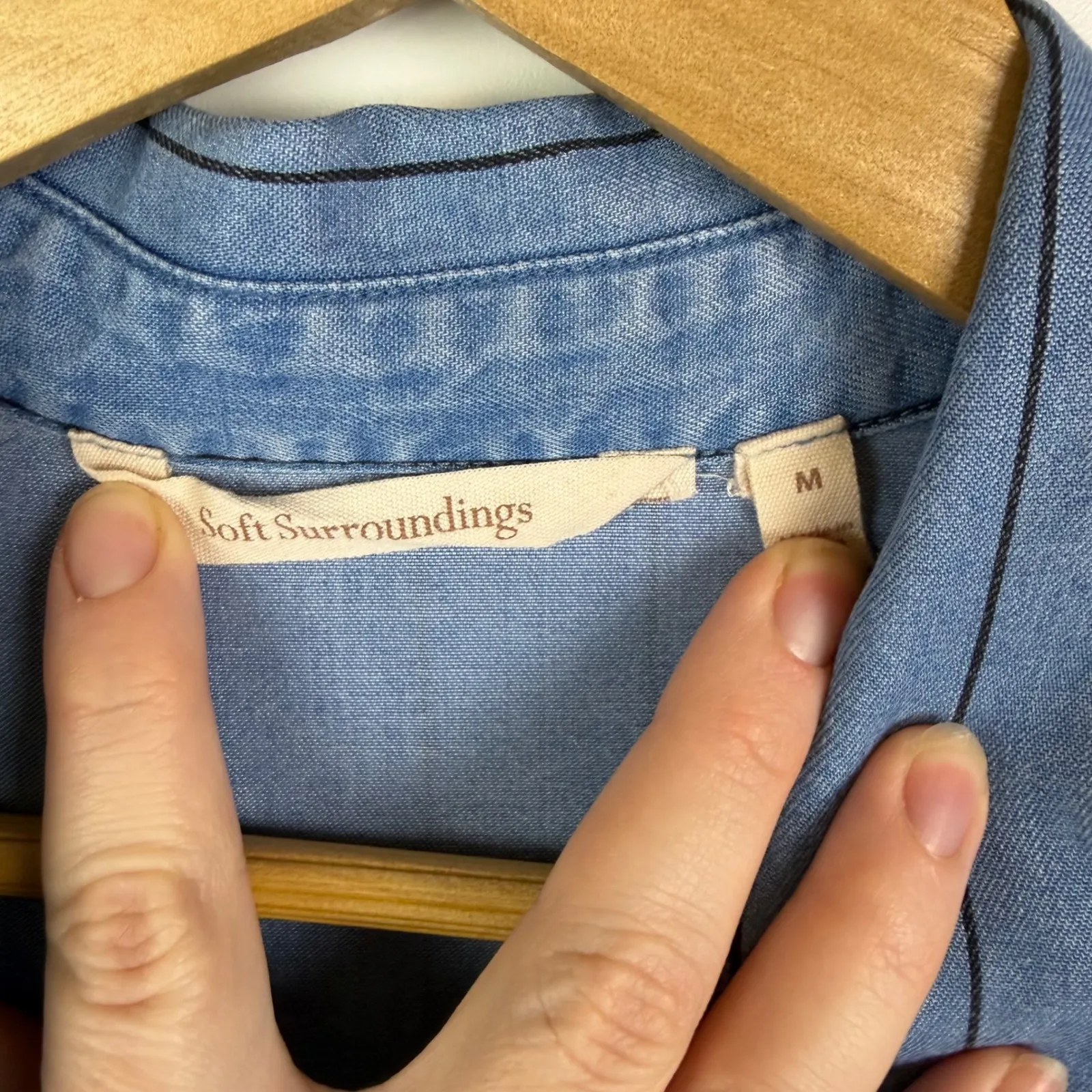 Soft Surroundings Chambray Stripe Button Up Shirt Medium Blue Tunic Soft Relaxed - Image 5